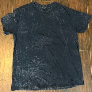 Lululemon T-shirt